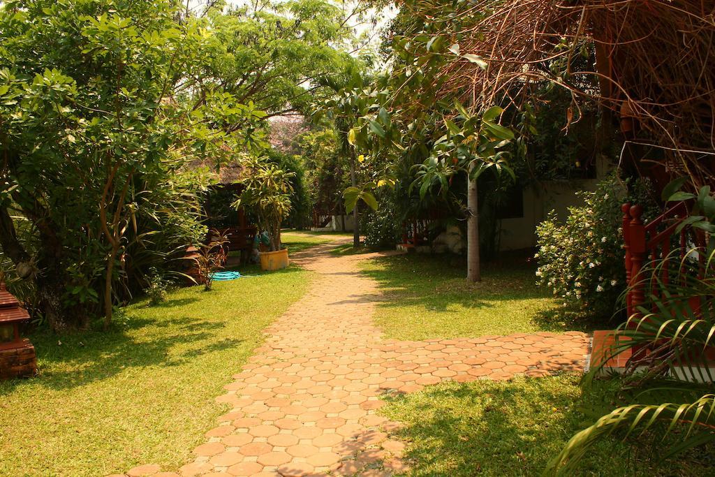 Hotel Secret Garden Chiangmai San Kamphaeng Esterno foto