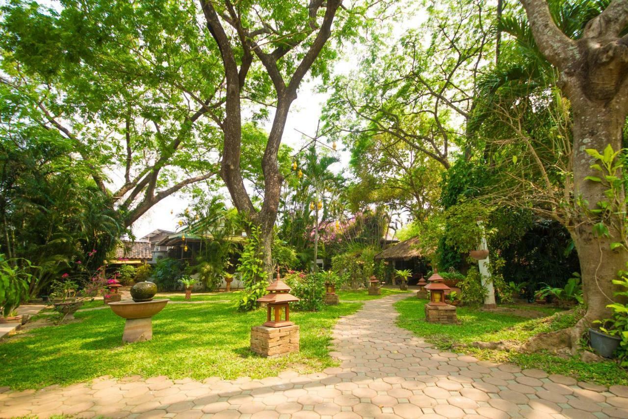 Hotel Secret Garden Chiangmai San Kamphaeng Esterno foto